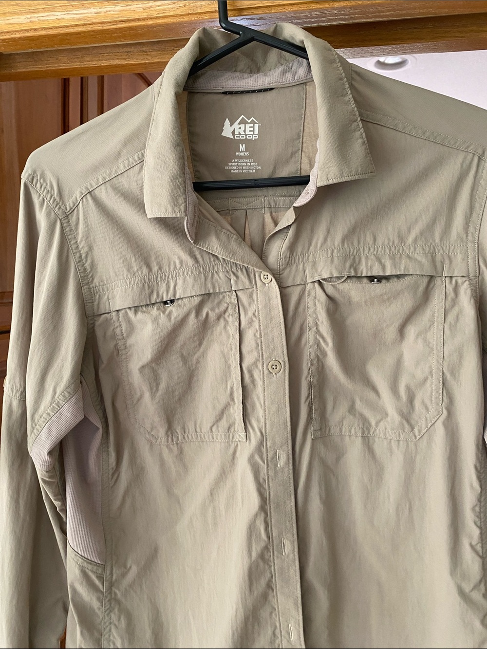REI Women's Utility Button Down - Sand/Taupe - M